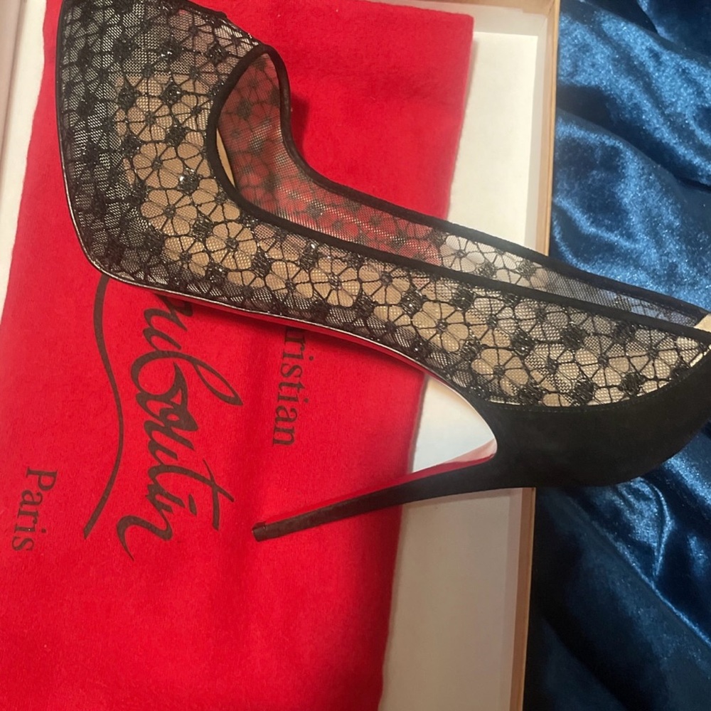 RED BOTTOM CHRISTIAN LOUBOUTIN HIGH HEELS FOR SALE